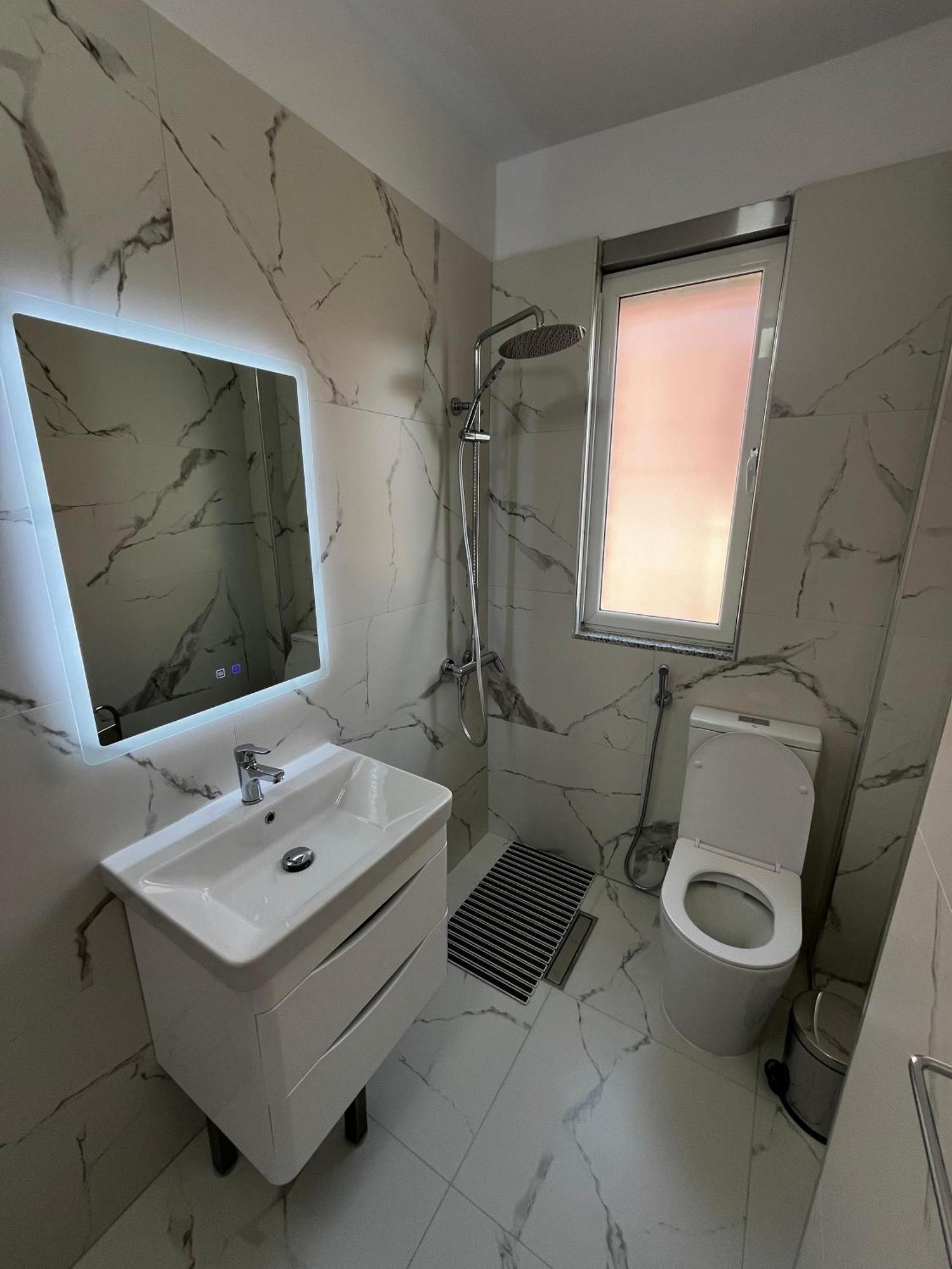 Charming Comfort Apartment Tirana Exterior foto