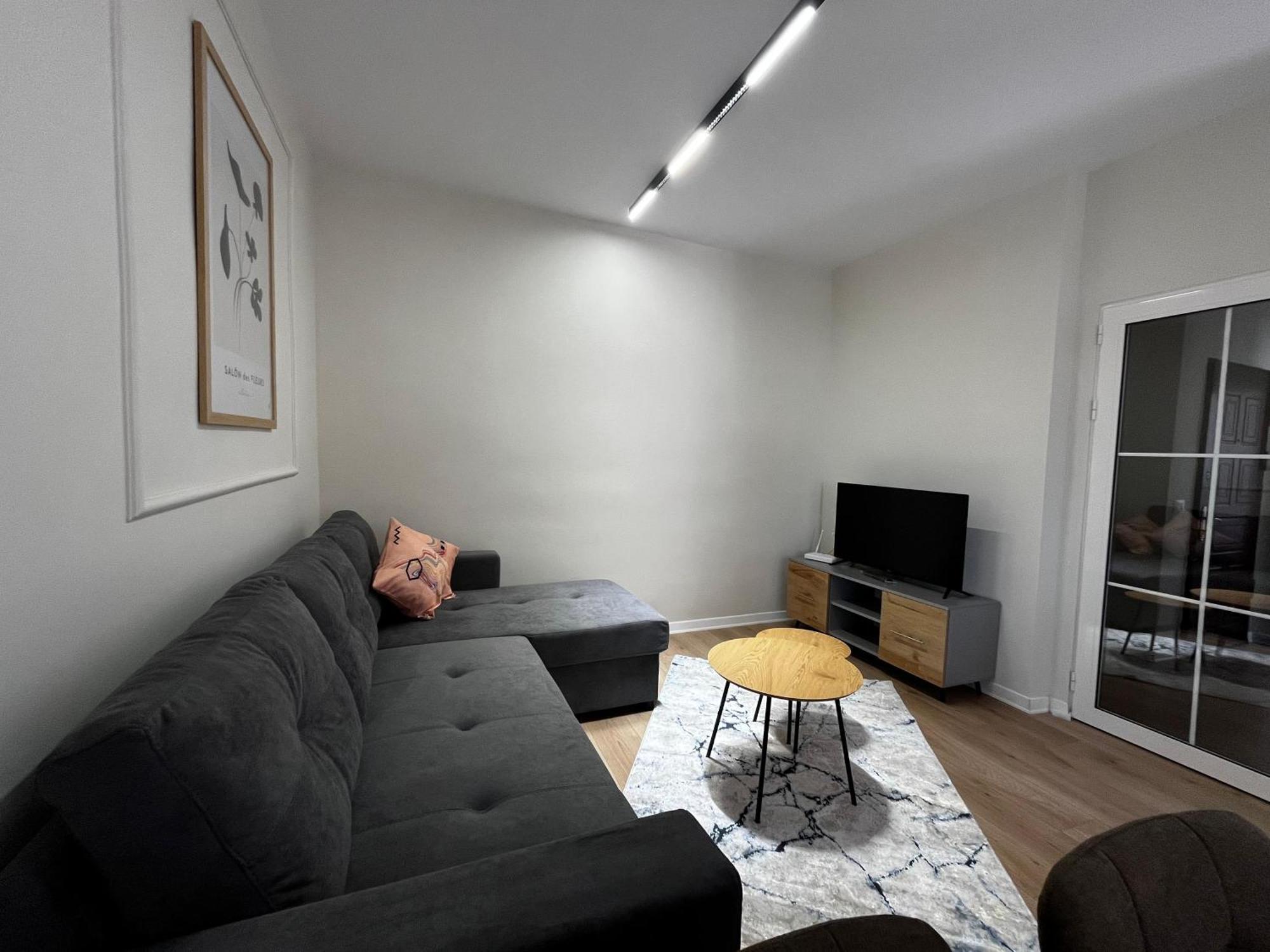 Charming Comfort Apartment Tirana Exterior foto