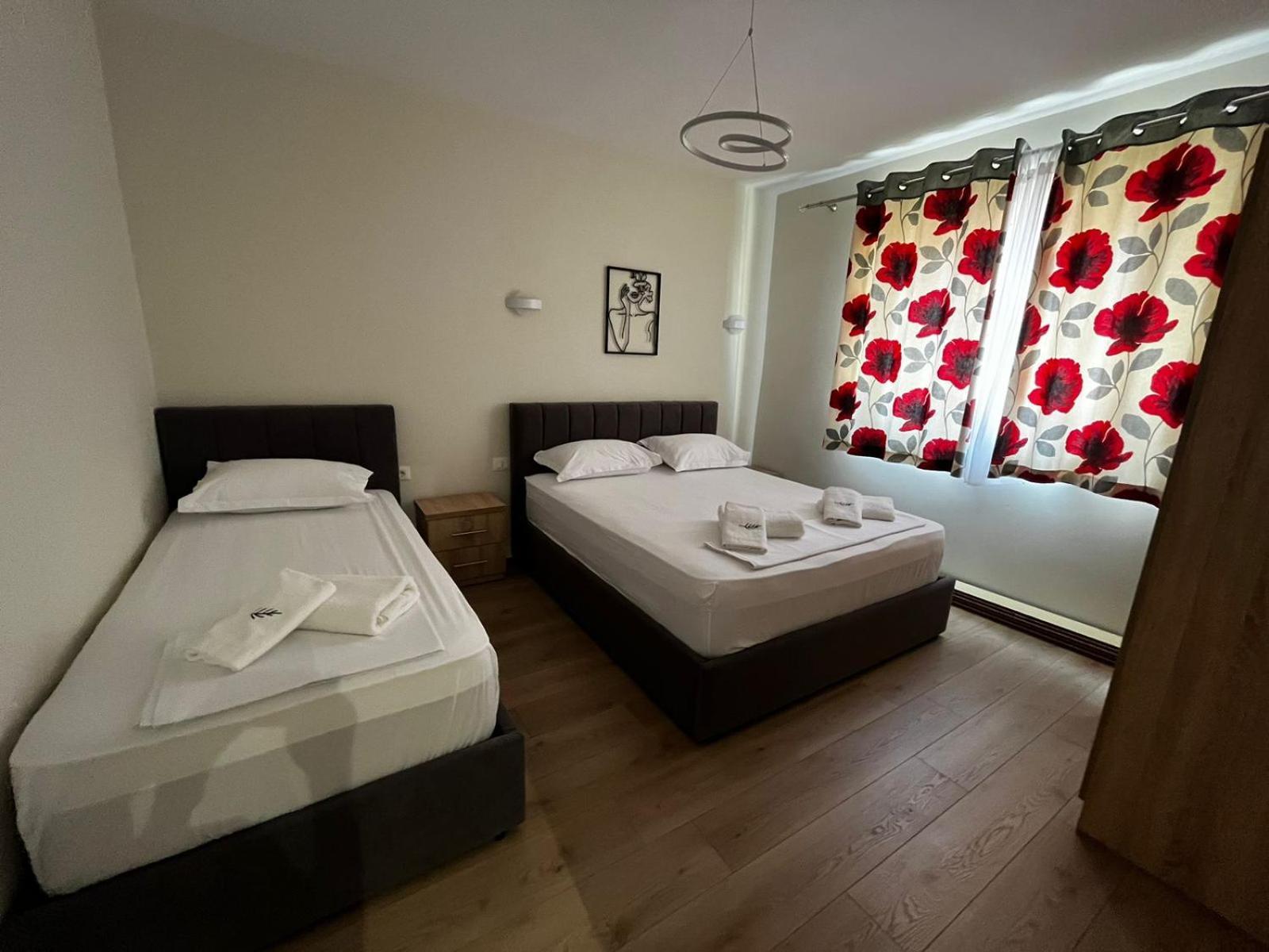 Charming Comfort Apartment Tirana Exterior foto